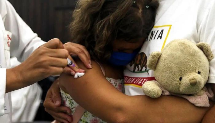 Cobertura vacinal completa contra covid em crianças não chega a 12%